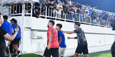 Arema FC Pertimbangkan Tak Pakai Stadion Kanjuruhan Pasca Penyerangan Bus Persik, Manajemen Merasa Tak Dihormati di Malang