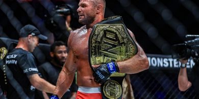ONE Championship - Mantan Raja 3 Divisi Anatoly Malykhin Mulai Siapkan Anak Balitanya untuk Jadi Petarung