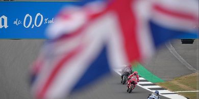 MotoGP Inggris 2025 - Dikalahkan Fabio Quartararo dan Terbang dari Motor Saat FP2, Alex Marquez Merasa Getir Marah-marah Sendiri