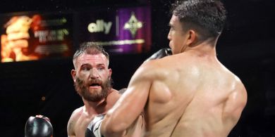 Hasil Tinju Dunia - Trauma Canelo Alvarez sampai Diteriaki 1 Stadion, Sabuk Juara Caleb Plant Dirampas Mengenaskan oleh Underdog