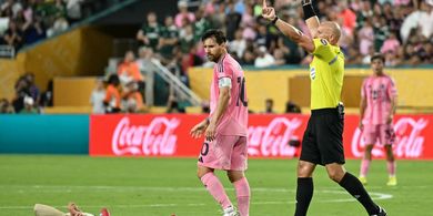 Lionel Messi Dapat Kado Ultah Kartu Kuning dari Wasit Musuh Barcelona, Untung Inter Miami Lolos