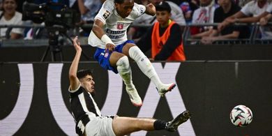 BURSA TRANSFER - Diincar Chelsea dan Liverpool, Bintang Lyon Malah Kirim Kode Keras ke Man United