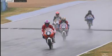 Hasil JuniorGP Magny-Cours 2025 - Veda Selesaikan Balapan Dramatis yang Diakhiri Kibaran Bendera Merah