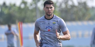 Bobotoh Kaget Ada Sosok Mirip Nick Kuipers Ikut Latihan Persib Bandung, Ternyata Bek Baru Asal Brasil Julio Cesar