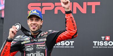 MotoGP Jerman 2025 - Terima Kasih Valentino Rossi, Marco Bezzecchi Senang meski Disalip Marc Marquez di Lap Terakhir