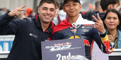 Red Bull Rookies Cup 2025 - Kiandra Ramadhipa Runner-up Rasa Menang, Uriarte Lihat 2 Penyelamatan Pembalap Indonesia yang Berbuah Peluang