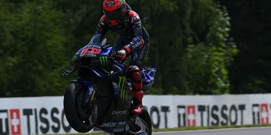 MotoGP Ceko 2025 - Fabio Quartararo Beri Reaksi usai Didorong Marco Bezzecchi sampai Gagal Podium