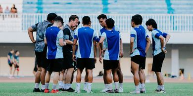 Debut Bersejarah PSIM Yogyakarta di Super League, Jean-Paul Van Gastel Siap Tantang Persebaya di GBT