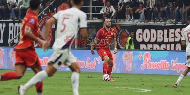 Bek Timnas Indonesia dan Pelatih Persita Kompak Kritik Kondisi Rumput JIS