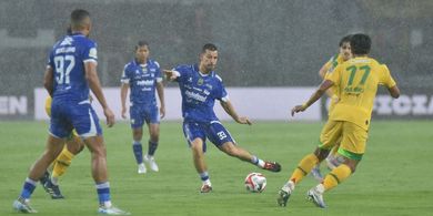 Baru Sebulan di Super League, Thom Haye Mengaku Sudah Kangen Rumah Gara-gara Perjalanan Tandang Jarak Jauh Bareng Persib