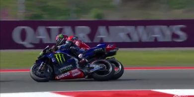 MotoGP Indonesia 2025 - Alex Rins Marah ke Marc Marquez akibat Insiden Lap Pertama