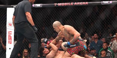 Hasil UFC 320 - 1 Pukulan Alex Pereira Membawa Maut, Magomed Ankalaev Terkapar dalam 80 Detik