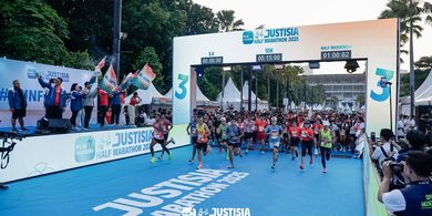 Diikuti 6.500 Peserta dengan Semangat Run Forward, PLN Mobile Justisia Half Marathon 2025 Sukses Digelar