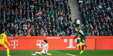 Pertahanan Kevin Diks Diobok-obok 3 Kali, Moenchengladbach Remuk di Kandang Sendiri