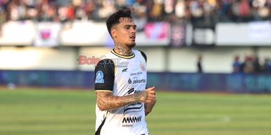 Shayne Pattynama Tak Sabar Jalani El Clasico Perdana Lawan Persib, Pede Raih&nbsp;3 Poin di Kandang