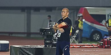 Marahnya Nova Arianto setelah Pemain Eks Timnas U-17 Indonesia Lakukan Tendangan Kungfu Saat Lawan Dewa United