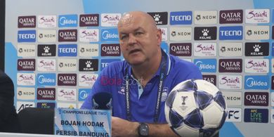 Tak Mau Nasibnya Tergantung pada Tim Lain, Bojan Hodak Kirim Ancaman Nyata Jelang Semen Padang Vs Persib