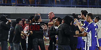 Media Vietnam Komentari Insiden Kericuhan Usai Laga Persib vs Ratchaburi FC, Sentil Isu Keamanan di GBLA