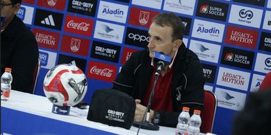 Persis Akhiri Catatan 8 Laga Unbeaten saat Kalah dari Arema FC, Milomir Seslija Terlibat Perdebatan dengan Playmaker Sendiri