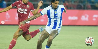 Hasil Super League - Ramon Tanque Brace, Persib Makin Dingin di Puncak Klasemen usai Hajar Semen Padang FC