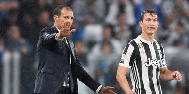 Eks Bek Juventus Masih Sakit Hati dengan Perlakuan Massimiliano Allegri di 2016-2017