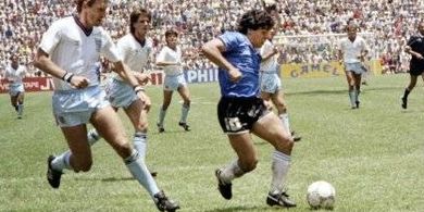 Momen Piala Dunia - Terciptanya 2 Gol Ajaib Diego Maradona ke Gawang Inggris