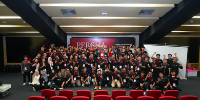 Belajar Memotret di Tengah Atmosfer Laga, Cara Persija Rangkul Komunitas