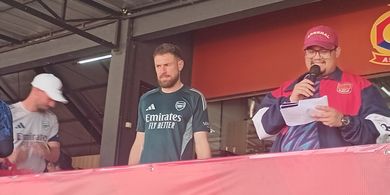 Legenda Arsenal Berbagi Ilmu di Jakarta Pusat