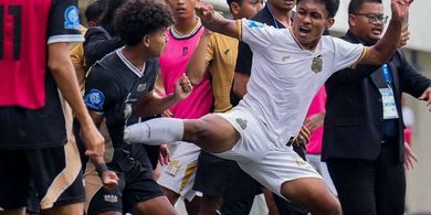 Pemainnya Kena Tendangan Kungfu, Dewa United Siap Tempuh Jalur Hukum