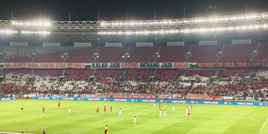 Spanduk Protes The Jakmania dalam Laga Persija Vs Persis Solo di SUGBK