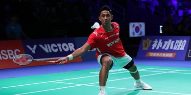 Hasil Thomas Cup 2026 - Alwi Farhan Ditundukkan Alex Lanier, Prancis Unggul 2-0 atas Indonesia