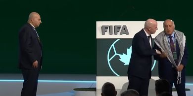 Upaya Ngawur Gianni Infantino, Presiden PSSI Palestina Tolak Jabat Tangan Utusan Israel
