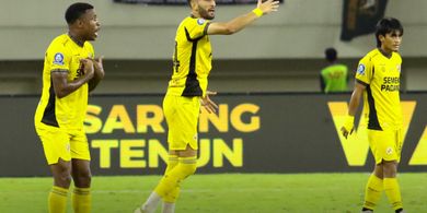 Klasemen Super League - Semen Padang FC Resmi Jadi Tim Kedua yang Terdegradasi, Papan Atas Belum Ada Perubahan