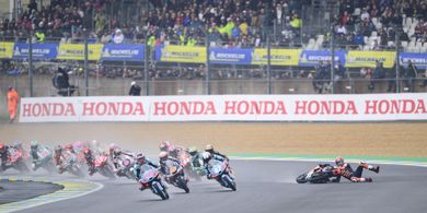 Raut Muram Bos KTM Ajo, Rival Veda Masih Pertahankan Rookie Paling Konsisten di Moto3