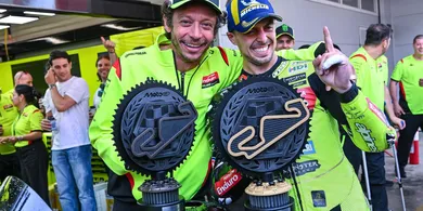 Antara Respek dan Deja Vu Insiden Austria 6 Tahun Lalu, Valentino Rossi Doakan Alex Marquez Baik-Baik Saja