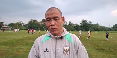 Tanggapan Nova Arianto soal Wacana Penghapusan Regulasi Pemain U-23 di Super League Musim 2026-2027