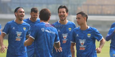 Pemain Persib Merasa Tertekan Lawan Persijap? Ini Jawaban Bojan Hodak