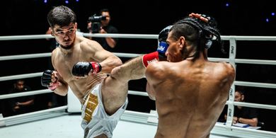 ONE Championship - 2 Rekor Sempurna Bentrok, Aslamjon Ortikov Resmi Hadapi Asadula Imangazaliev demi Sabuk Muay Thai di The Inner Circle
