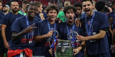 Kapten PSG Tunjukkan Sikap Respek kepada Bek Arsenal yang Nyaris Mati Berdiri di Final liga Champions