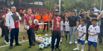 Film Dokumenter Timnas Indonesia The Longest Wait Bagi Inspirasi ke Generasi Muda Lewat Coaching Clinic