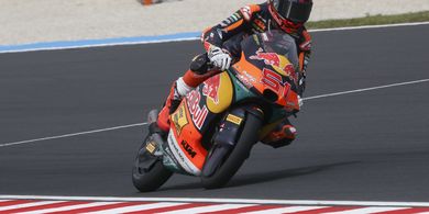 Moto3 Hungaria 2026 - Pimpin Rookie dari Baris Depan, Brian Uriarte Tak Terpengaruh Diskualifikasi atau Kemenangan