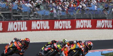 Brian Uriarte Jadi Kudeta Veda Pimpin Rookie, Bos KTM Ajo Prihatin dan Bersyukur karena Untung Poin