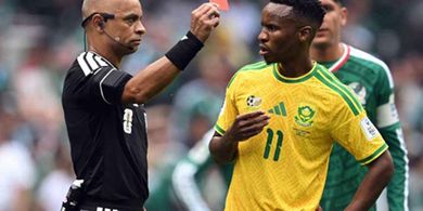 Kartu Merah Kedua Afsel Bikin Kesal Pelatih, Wasit Sampaiao Gampang Banget Keluarkan Kartu