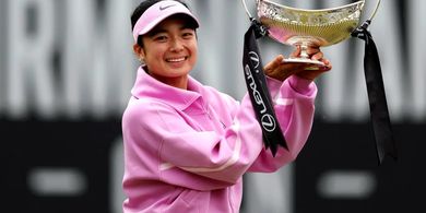 Alex Eala Menangi Turnamen dalam Serba Pink, jadi Jimat Keberuntungan?