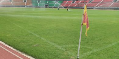 BREAKING NEWS - Zona Degradasi Liga 1 Menggantung, Persebaya Vs Semen Padang Ditunda Akibat Hujan Deras