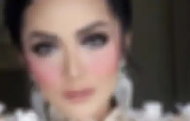 Rela Buang Uang Miliaran Rupiah Hingga Jalani Operasi Plastik Demi Penampilan Cantik, Foto Jadul Krisdayanti di Cover Majalah Malah Bikin Heboh Netizen: Beda Ya Sama Sekarang