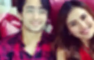 Niat Hati Pamer Foto Bareng Pria Ganteng, Ayu Ting Ting Malah Dihujat Main Gandeng Suami Orang, Mbak You: Ada yang Nyumpahin