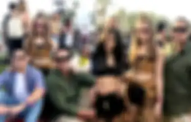 Ingin Pamer Keluarga Harmonis, Nia Ramadhani Foto Bareng Sang Mertua Malah Jadi Sorotan, Ternyata Gara-gara Ini