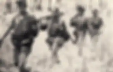 Maksud Hati Ingin Rebut Irian Barat, Apa Daya Kapal Induk Belanda Langsung Kabur Terbirit-birit Begitu Tahu Militer Indonesia Punya Senjata Mematikan Ini 