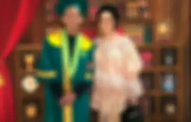 Krisdayanti Protes Aurel dan Azriel Tak Pernah Posting Foto Bersama Mereka, Padahal Anak Laki-lakinya Itu Tampak Semringah Saat Foto Bareng di Wisuda SMA, Kenapa Raul Lemos Tak Datang?